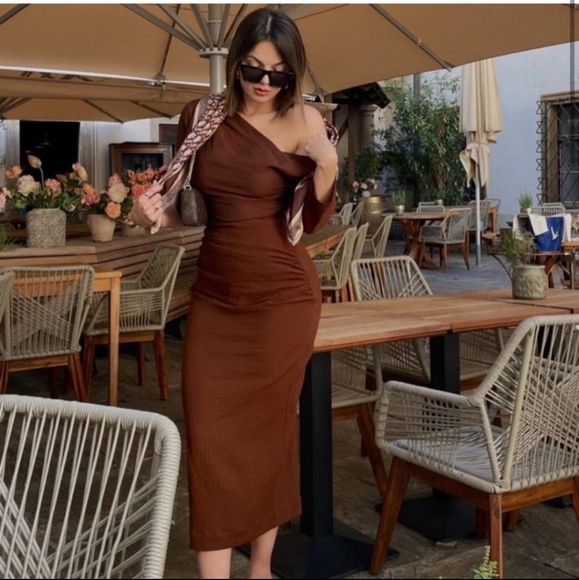 NWTs zara draped front midi skirt - Picture 2 of 16